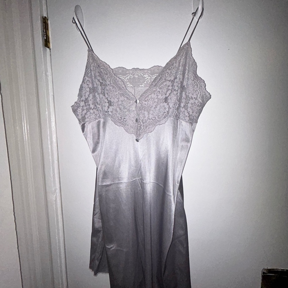 Elegant Lace Trim Gray Nightgown